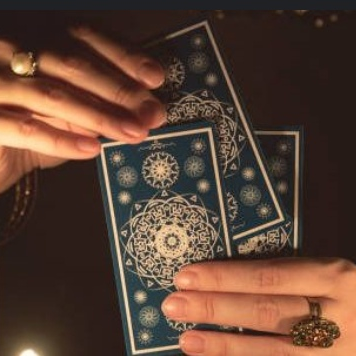 L'Enchanteresse Cartomancie